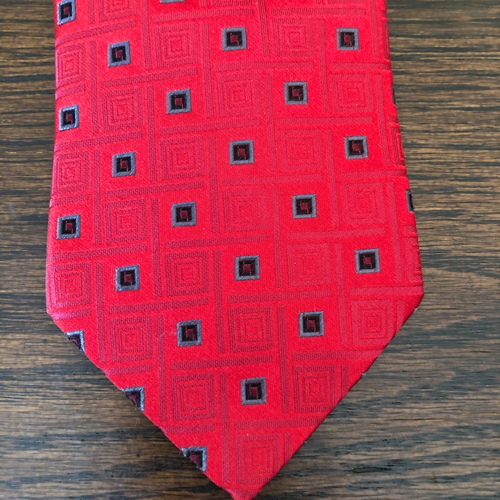 Beautiful Men’s Claiborne Tie. 👔